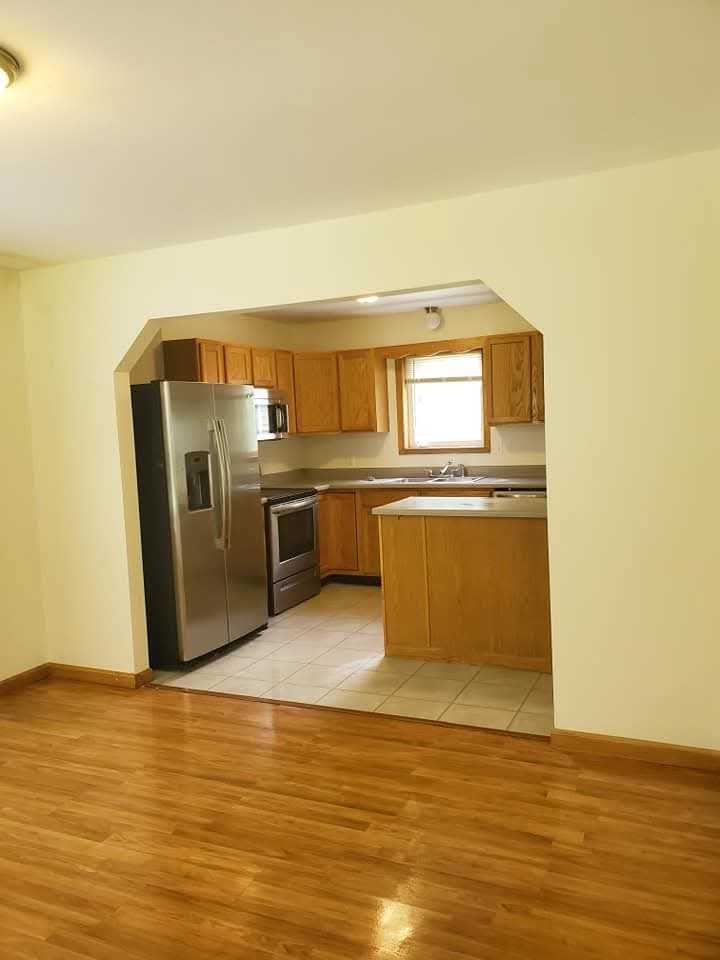 Professional move-in move-out cleaning team
